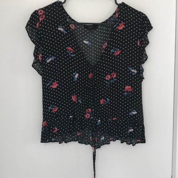 Cinch front top - Picture 3 of 3